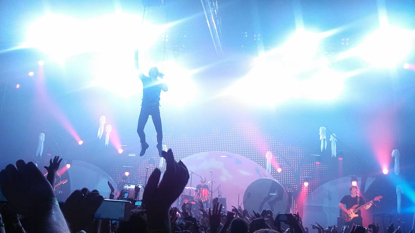Get Ready to be Amazed by the Music of Live Performance With An Amazing Show From Imagine dragons! post thumbnail image