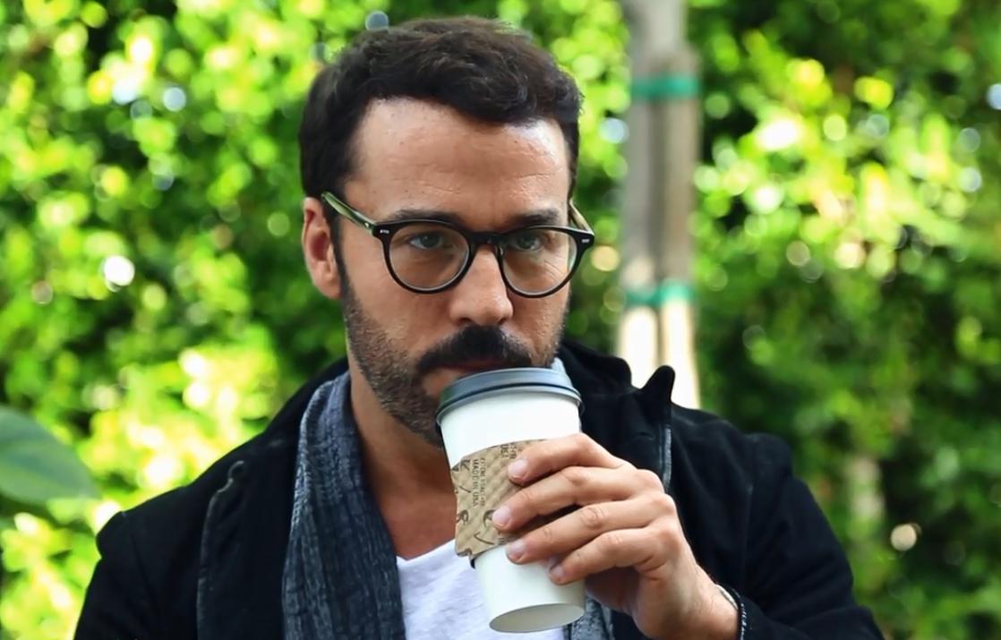 Behind the Laughter: Jeremy Piven’s Stand-Up Comedy and Improv Skills post thumbnail image