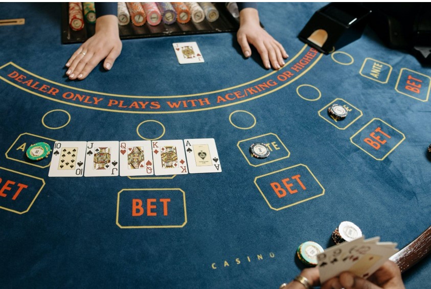 The Allure of Baccarat: Where Skill and Luck Converge post thumbnail image